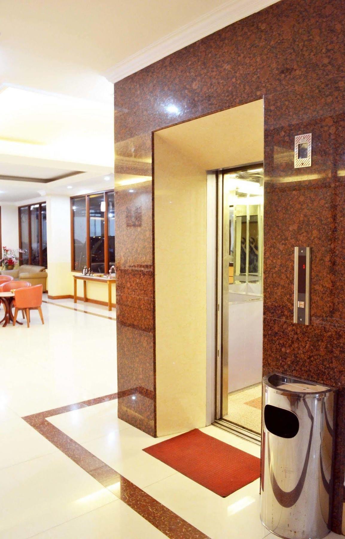 Newton Residence Jakarta Ngoại thất bức ảnh